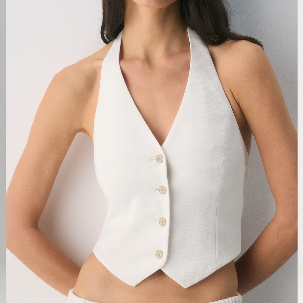 Aritzia Vito Vest Crepette in Light Birch